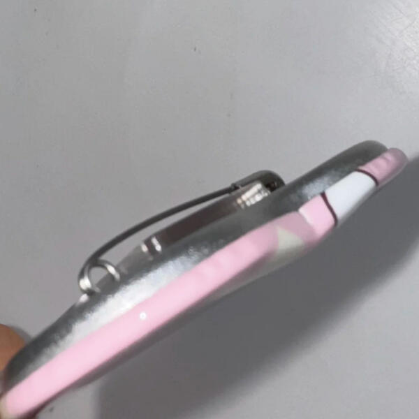 เข็มกลัดหัวใจ